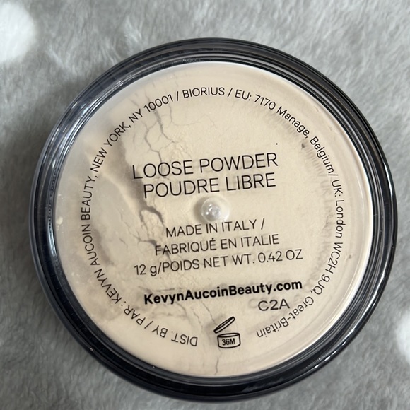 Kevyn Aucoin Loose Powder - Picture 8 of 9